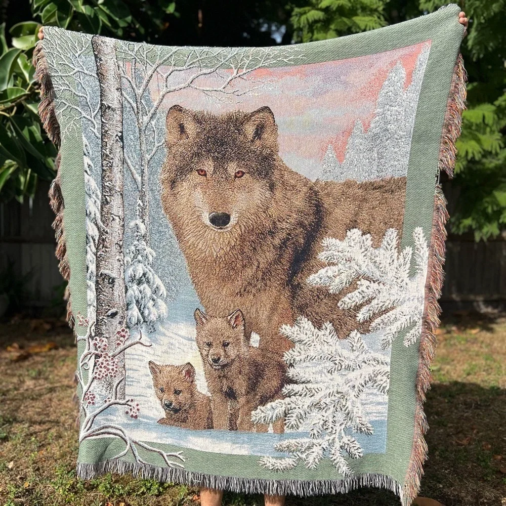 Vintage Wolf Family Woven Throw Blanket – Wildlife Tapestry with Fringe